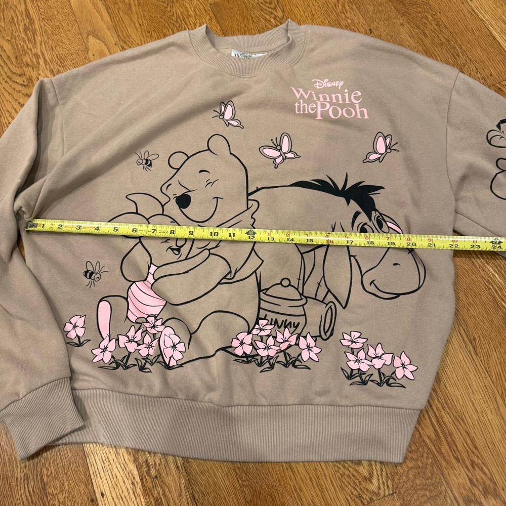 Disney Winnie the Pooh Tan Sweatshirt Sz Small NWOT - Picture 2 of 7
